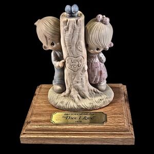PRECIOUS MOMENTS "THEE I LOVE", 1979, No Mark, No Number, Oak Wood Base, No Box